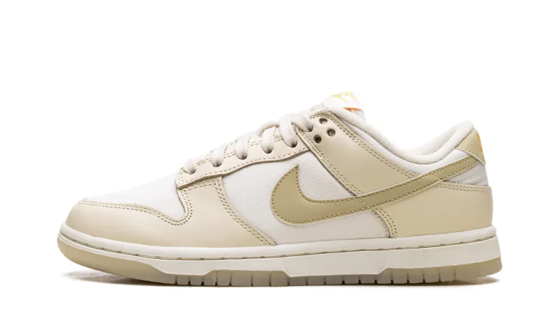 Nike Dunk Dunk Low WMNS 'Team Gold'